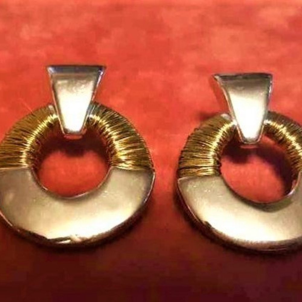 Vintage RARE avon SILVERTONE AND WRAPPED WIRE UNIQUE pierced earrings